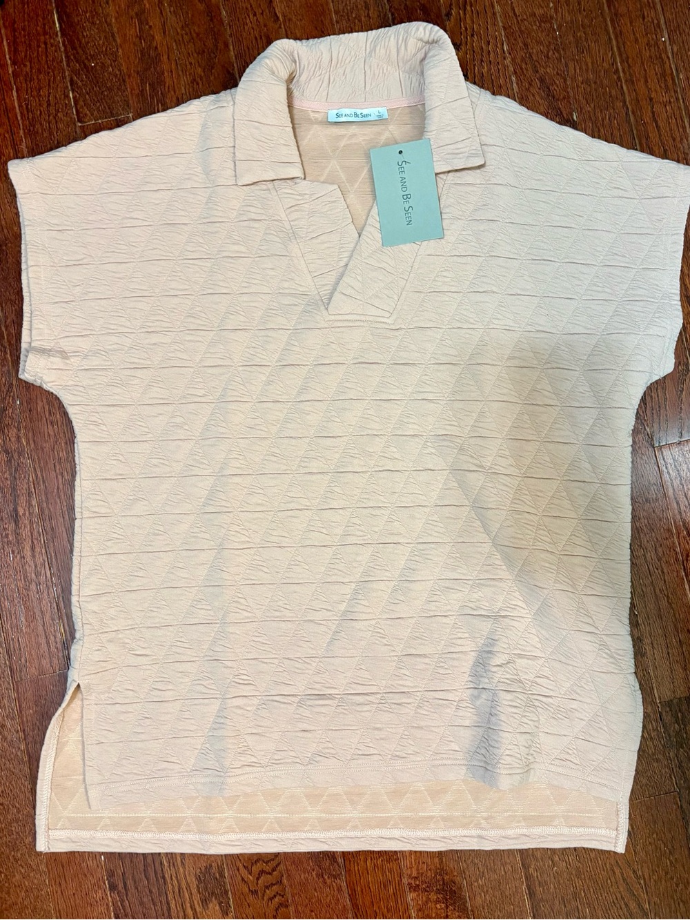 See and be seen, light pink Quilted V‑Neck Polo Tunic